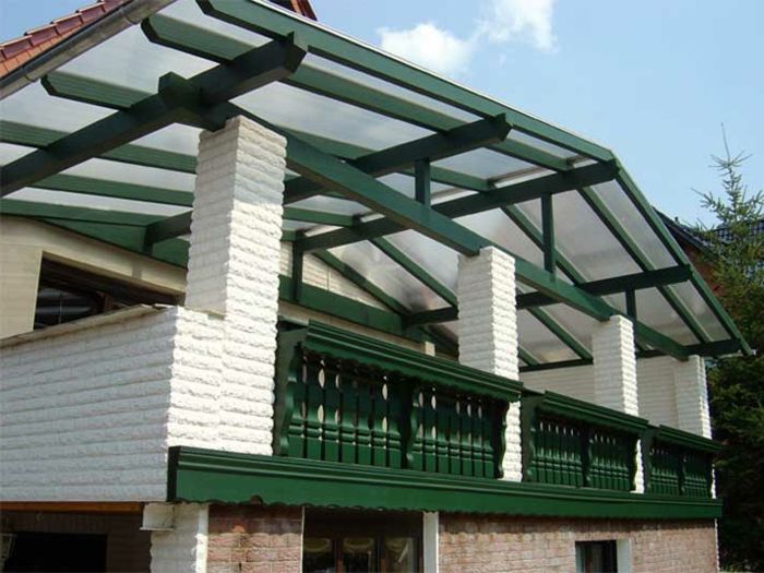 Balkong takläggning träkombination med dubbla jätte trä räcken