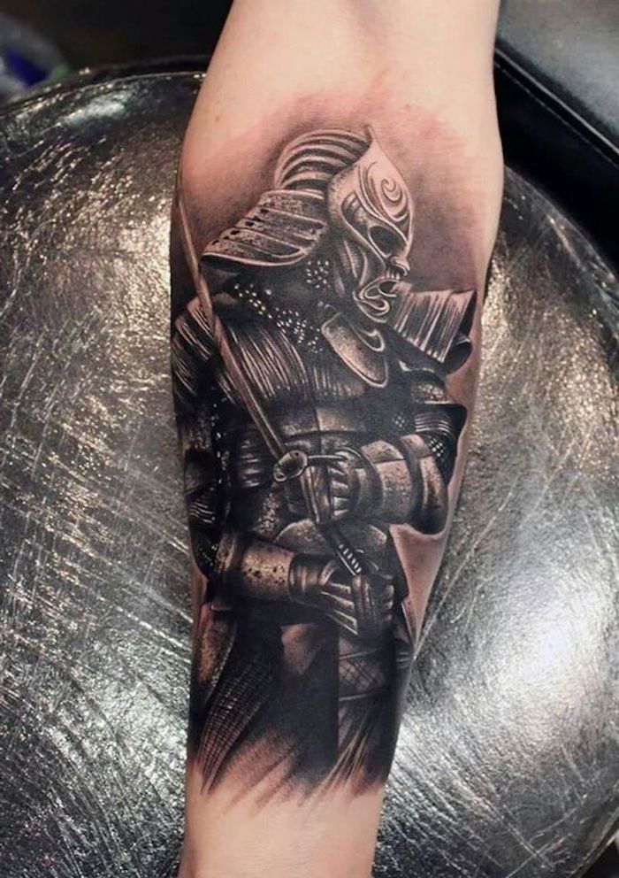 samurai tatuering, underarm, underarm tatuering, katana, hjälm, mask