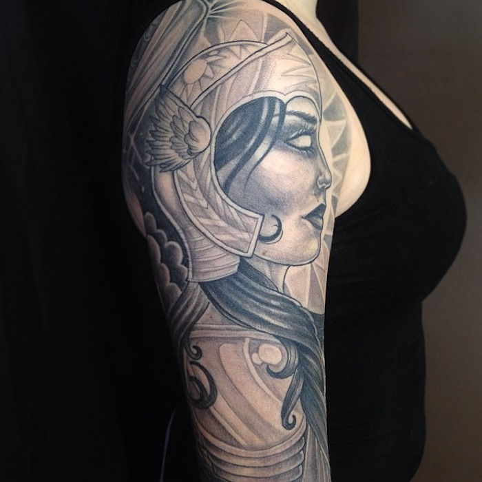 viking tatoveringer, kvinne, hjelm med vinger, langt hår