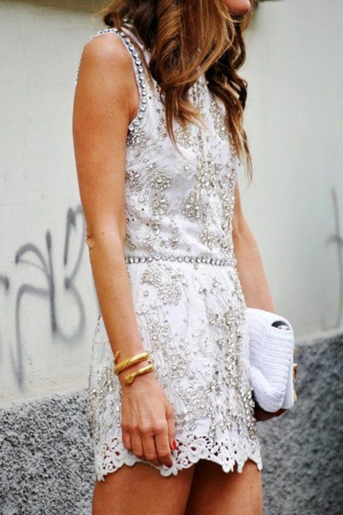 festtags mode-biało-sukienka-z-srebro bransoletka kryształ-biało-kieszeń