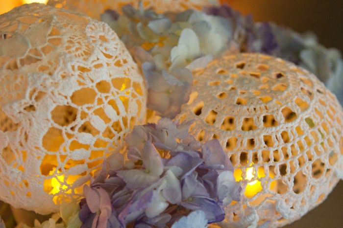 okrúhle lampy drotár z bielej čipky, kvety, diy dekor