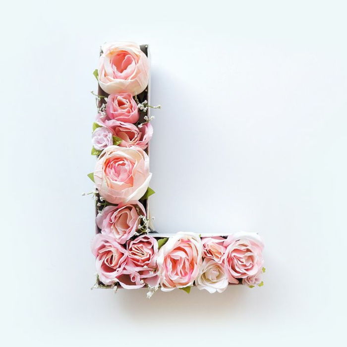 Pomladna dekoracija, pismo iz kartona z vrtnicami