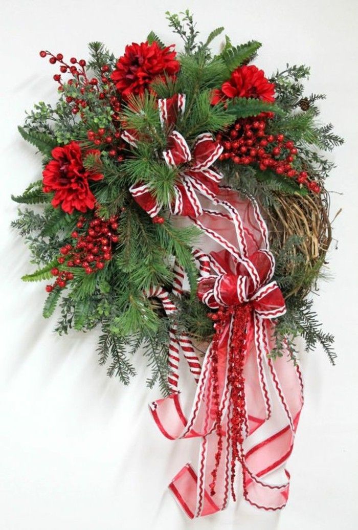 2-moderné vianočné ozdoby, vianočné veniec-of-zelená-pobočky-červeno-kvety-grind-in-červeno-biela