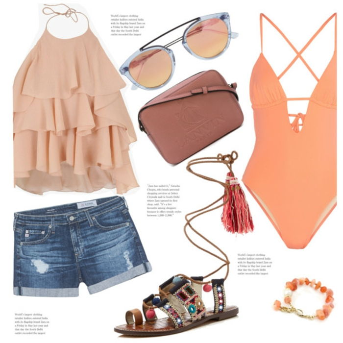 Plážové dámske módy, ružová hore, krátke džínsy, sandále s kryštálmi a strapcami, plavky v lososovej farbe