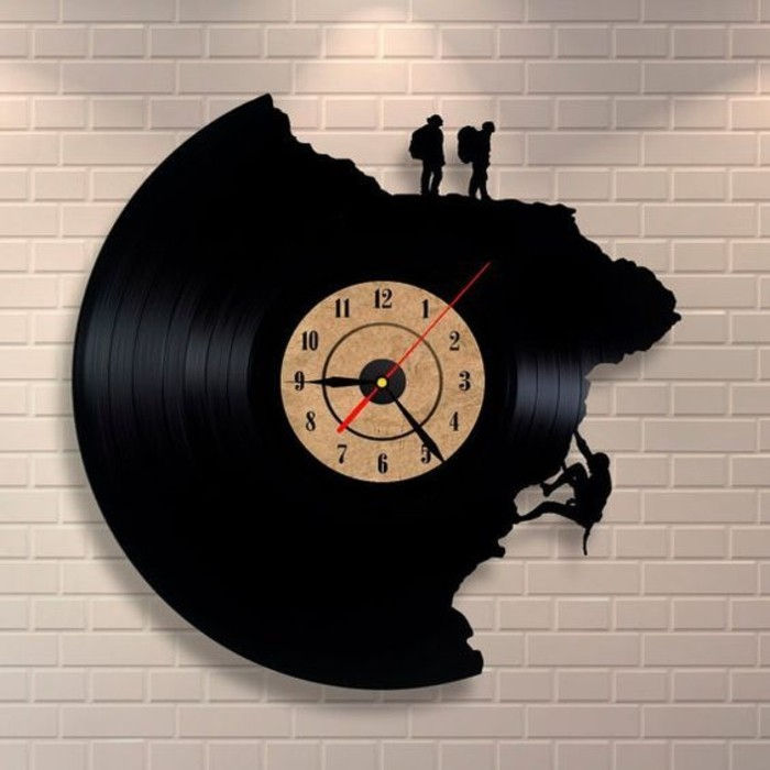 2wanduhr-ontwerp-wall-clock-van-metaal-vinyl wandklok-red-pointer-climbing-humaan