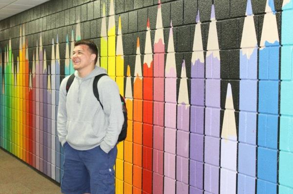 lepa barvita zasnova stene - moderna šolska dekoracija