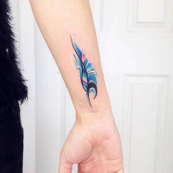 simbol de pene, tatuaj cu acuarelă pe braț, motive pentru tatuaje mici