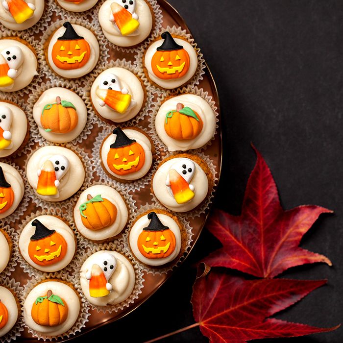 halloween oppskrifter, cupcakes med gourds og fondant spøkelser