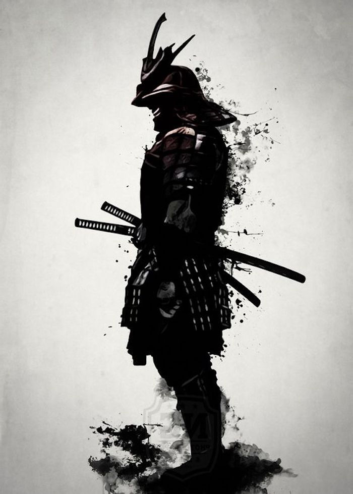 tatuaggio da combattente, disegno in bianco e nero, uomo, katana, casco