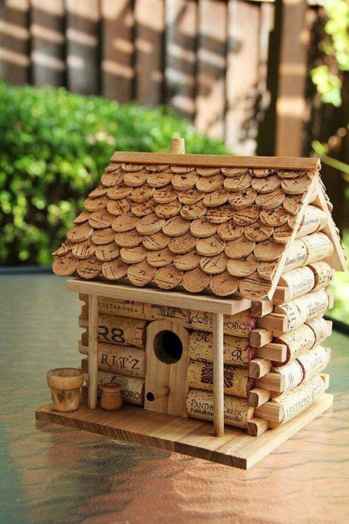 upciking idėjos - diy birdhouse, pagamintas iš vyno kamščių