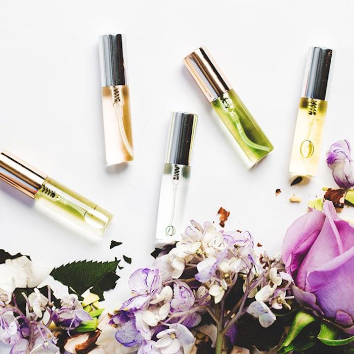 Kendinizi parfüm, farklı malzemelerden ev yapımı parfümler yapın