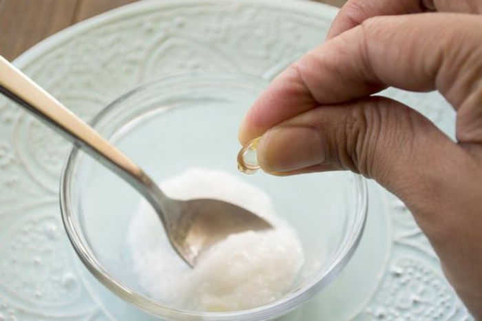 Gjør kremet selv: Anti-aging eye cream med kokosmør og vitamin E kapsler