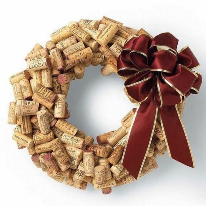 7-vianočný veniec-Drotár-of-vína korky-and-červeno-bow