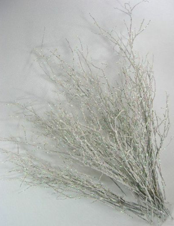 hvit juledekorasjon - vakre kunstige grener