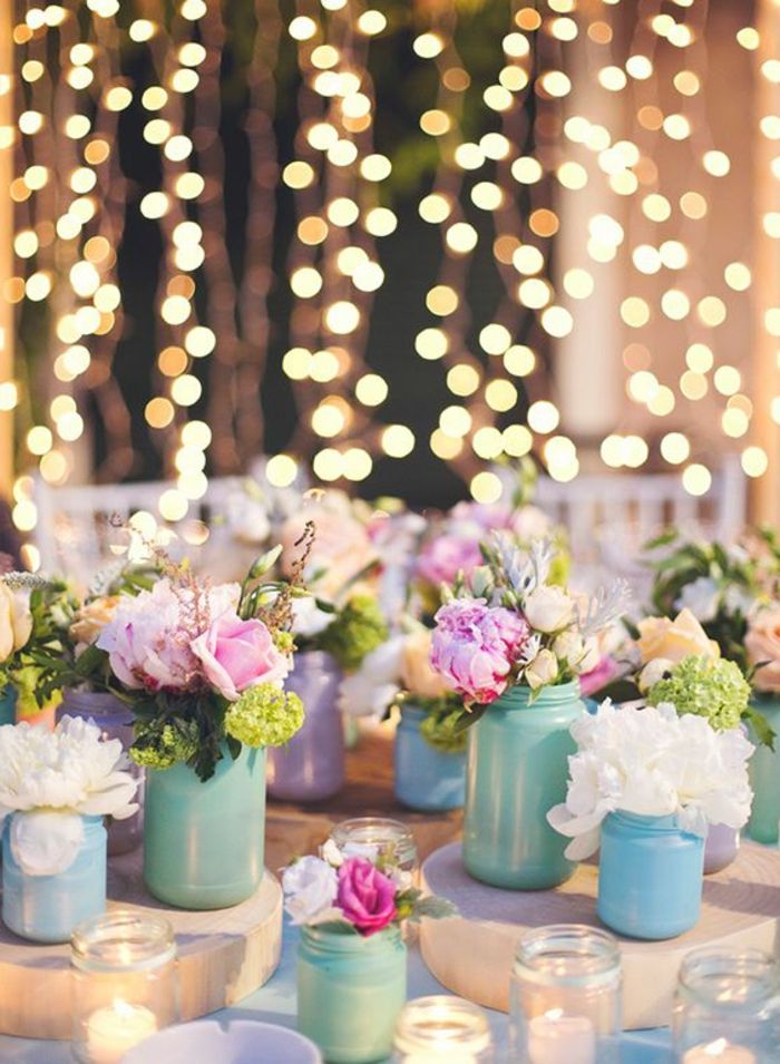pripravte si stolovú výzdobu, vázy farebných konzervovaných pohárov, ruží, držiaky tealight