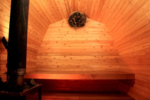 Jardim Sauna de madeira bonita brilhante