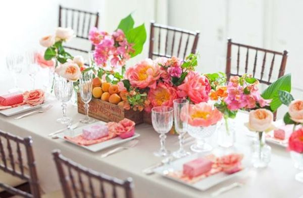 Decoração de mesa-com-frutas-e-flores