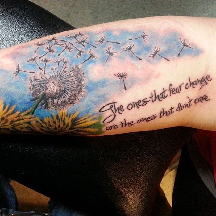 tatuaje cu semnificație, tatuaj colorat de păpădie pe braț