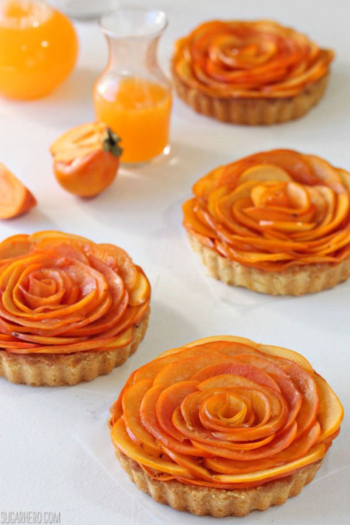 pyragas su persikų ir persų sultimis, rožių iš kaki vaisių