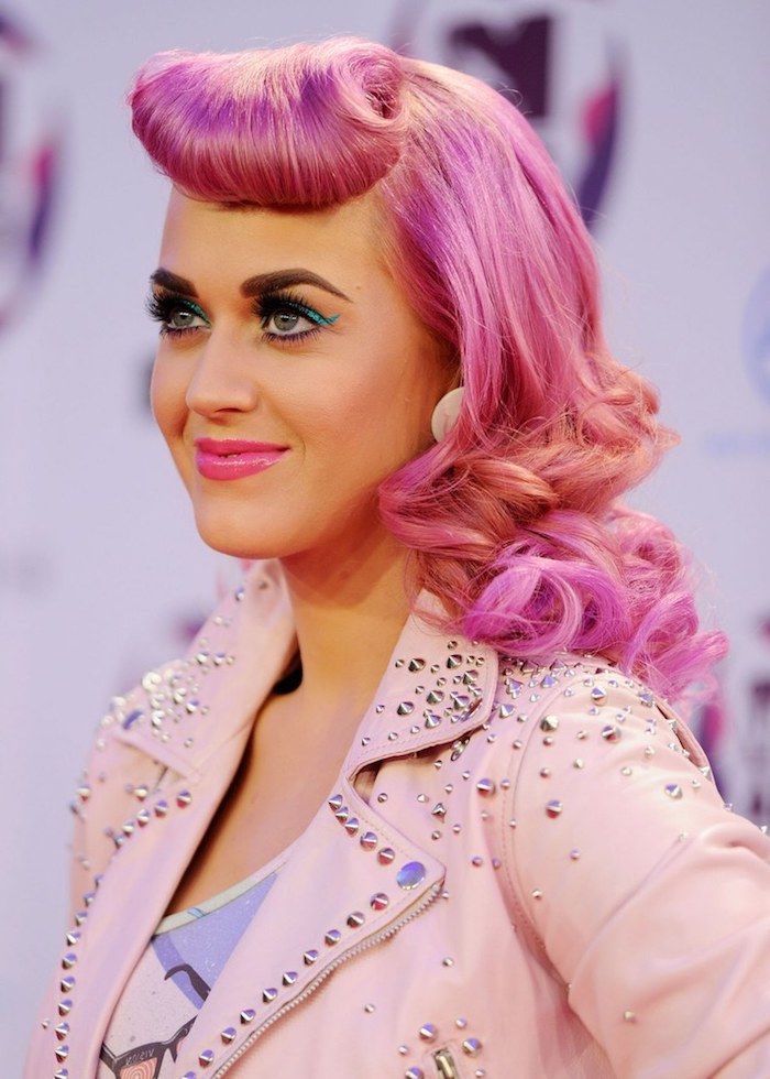 cabelo rosa, maquiagem para cabelo rosa, penteado rockabilly