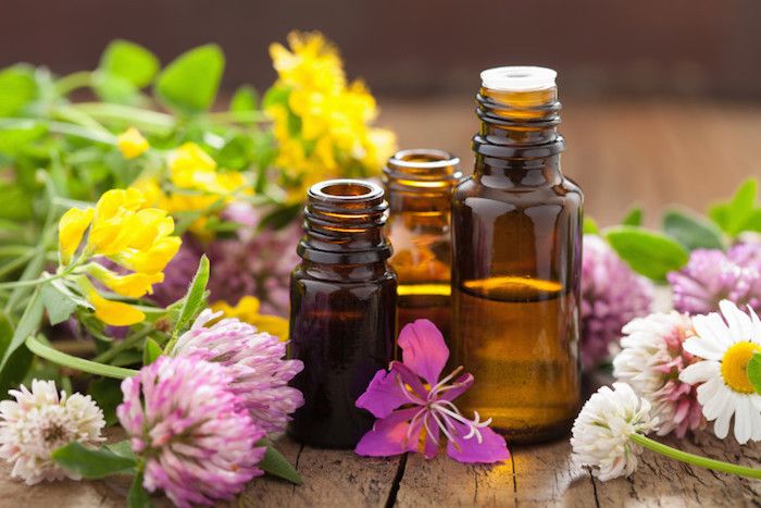 parfymeolje, hjemmelaget kosmetikk med essensielle oljer, naturlig kosmetikk