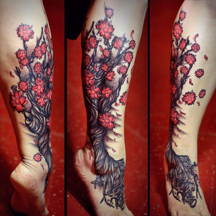 tatuaj, copac cu flori roșii, tatuaj cu motive de cireșe pe picior