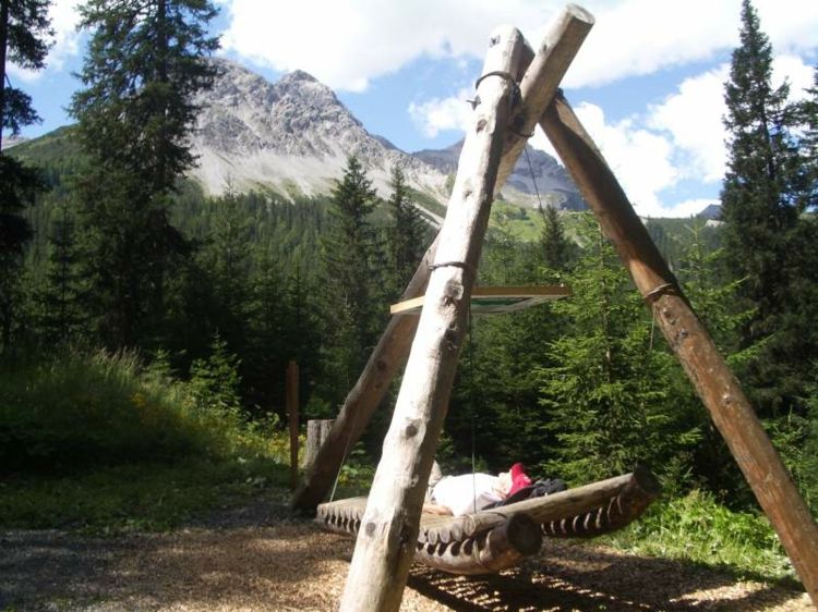 balansoar din lemn masiv-munte-promițătoare-chic-diferite-alternative