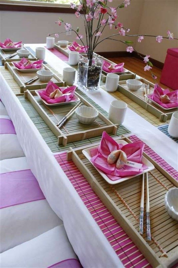 Asian výzdoba stola s prácou v malých-paličkami