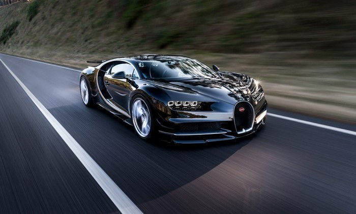 Otomatik İzci-Bugatti-on-the-karayolu
