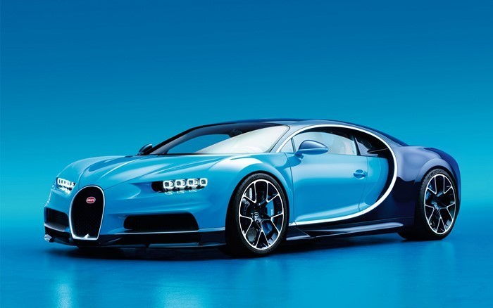 Oto İzci Bugatti Chiron-in-mavi