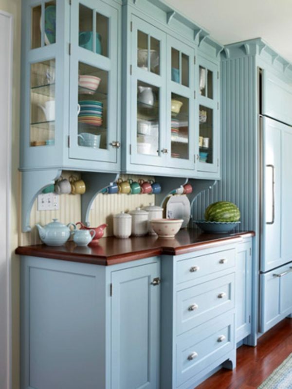 bucătărie confortabilă cu dulap albastru