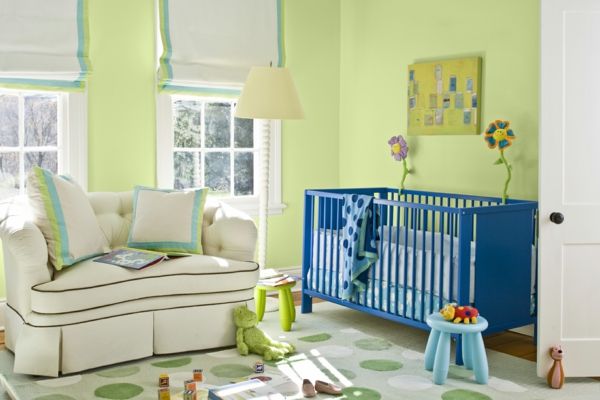 -Babyzimmer-väggkonstruktion-in-grön färg