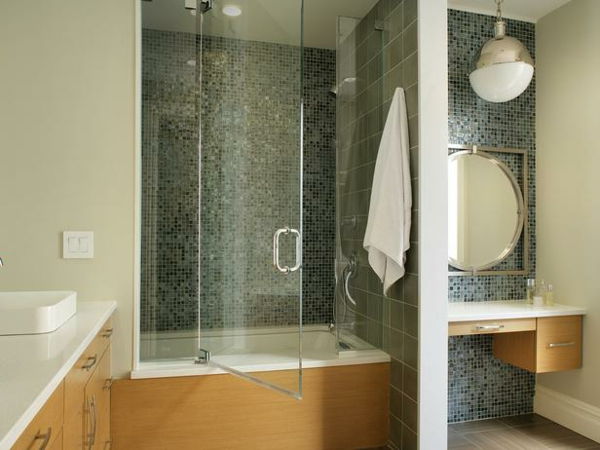 Vaňa so sprchou zóny-modernej kúpeľne