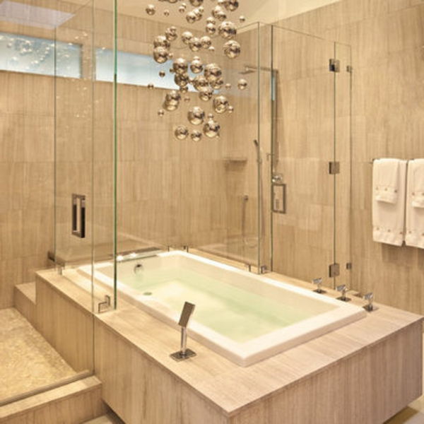 nádherné kúpeľov s integrovanou sprchou, luxusná kúpeľňa