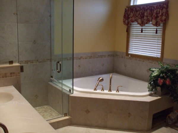 Wanna dla-małej łazience, klasyczny design