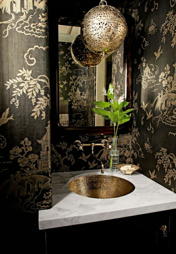 Badkamer ontwerp Barok patroon behang-black-tone en gouden ornamenten