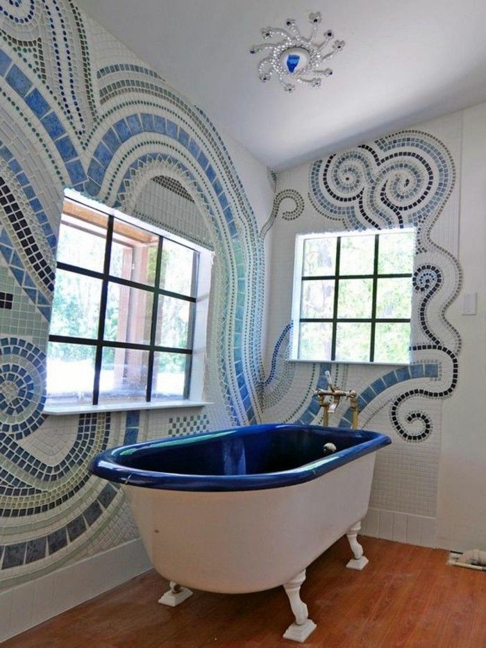 Bad vegger-uten-fliser-abstrakt-mønster-of-mosaikk-blå-badekar