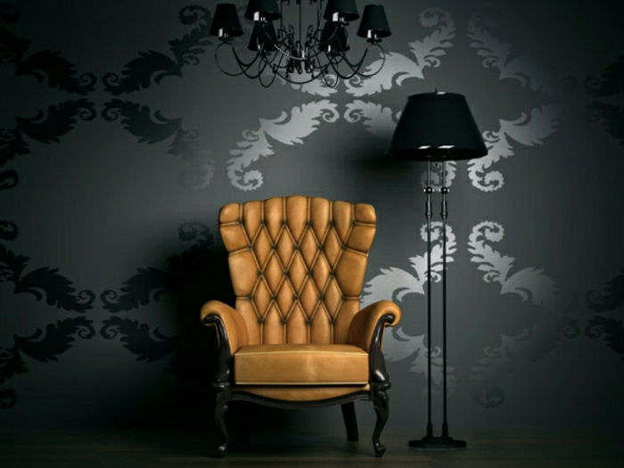 Barokk tapet grafitt farge ornamenter stol-svart lampe lysekrone