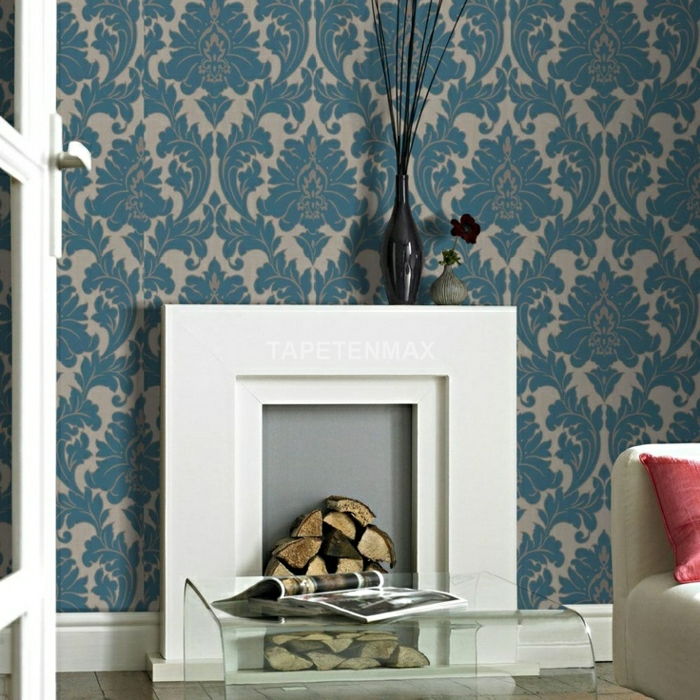 Papel de parede barroco azul ornamentos lareira vaso sala de estar