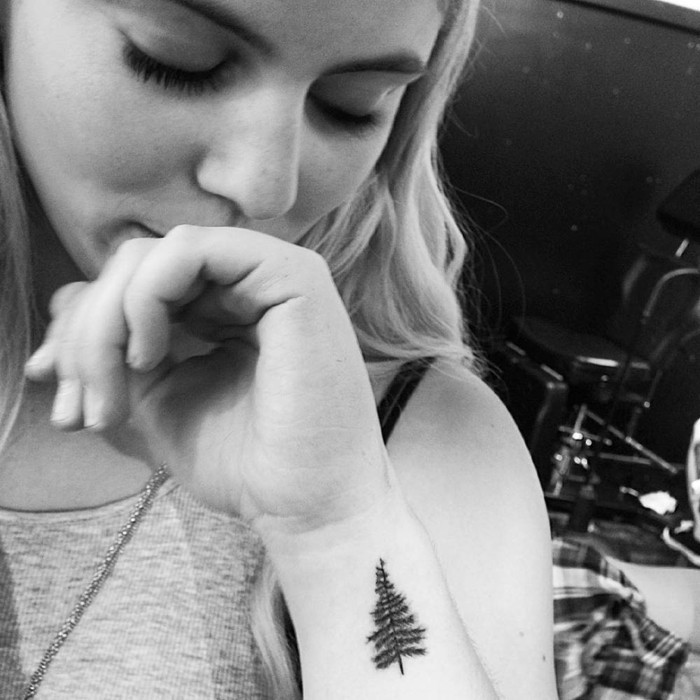 Medis tatuiruotė mažas tatuiruotė Tannenbaum