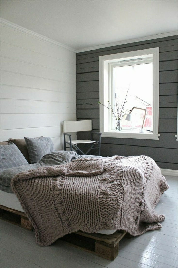 Pat-de-paleti-dormitor de perete gri minimalist tricotate interior-pătură