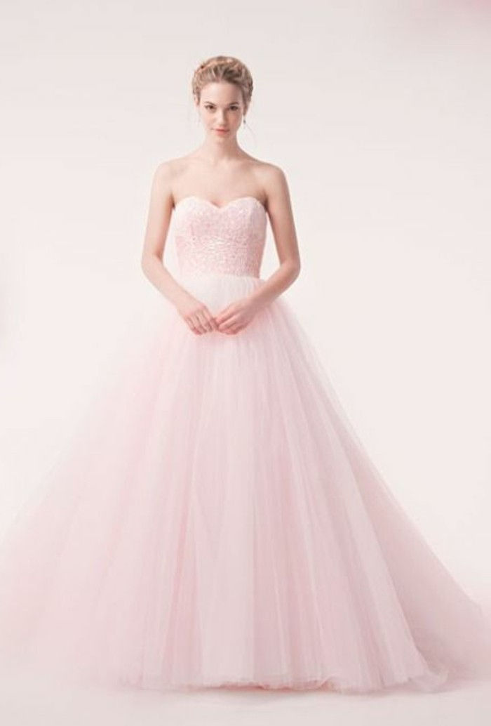 Suknelė rožinis paprastos konstrukcijos
