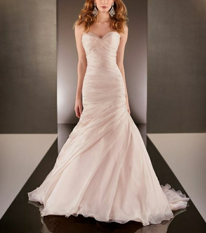 Vestuvių suknelė su rožinės spalvos haute couture dydžiu
