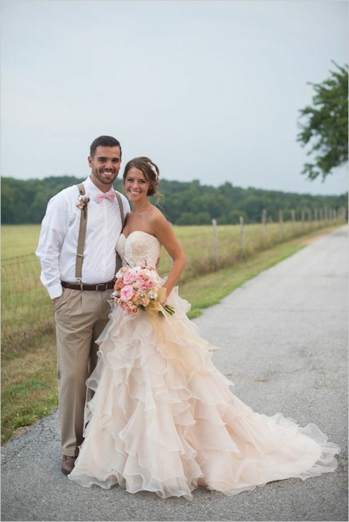 Vestuvinė suknelė rožinė su vilkiku