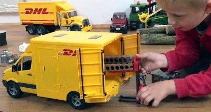 Brother leksaker DHL med truckar