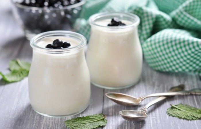 Bulgarien yogurt-in-två glas