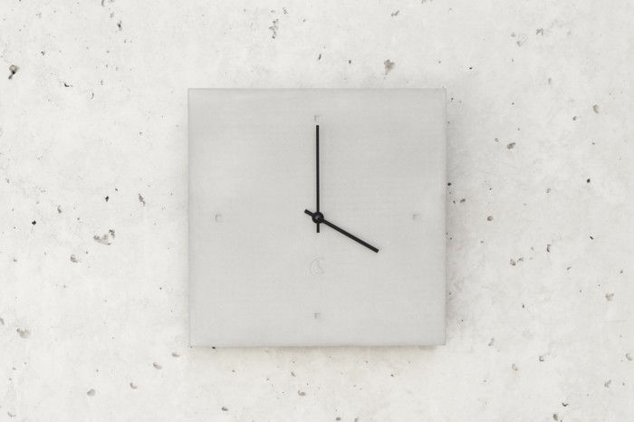 c-saat-no-1-gri duvar saatlik ile siyah-işaretçiler-için-beton