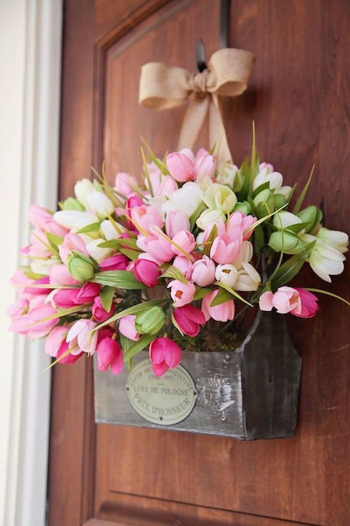 Ideja kreativne dekoracije, cvetlični vrečki, tulipani