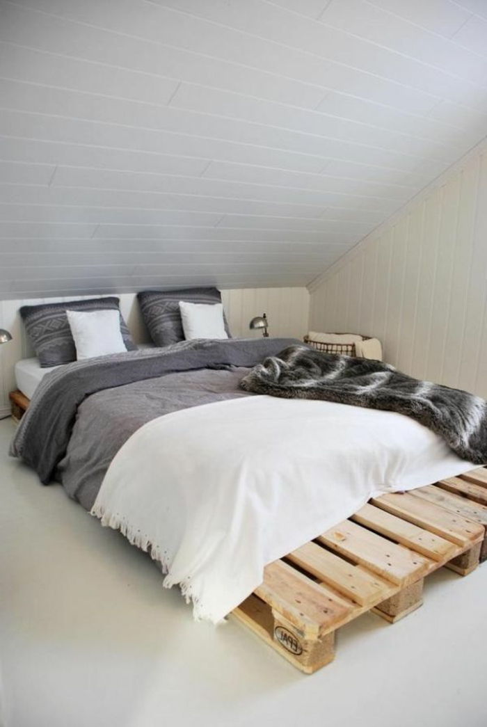 Strešni soba nagnjena sivo-perilo bed-of-EUR palet