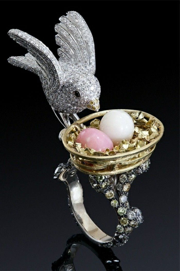 Designer Rings modell med-många stenar Nest Egg Bird